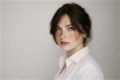 What Makes Beauty Timeless: The Enduring Allure Beyond Fashion and Epoch