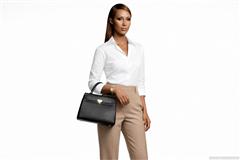 Timeless Accessories That Elevate Any Outfit: Complete Investment Guide